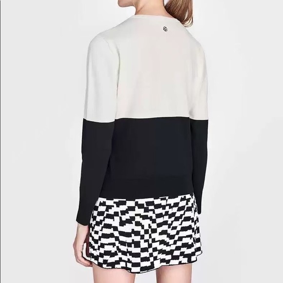 Brand new Descente Set from Korea Size S - Picture 2 of 6